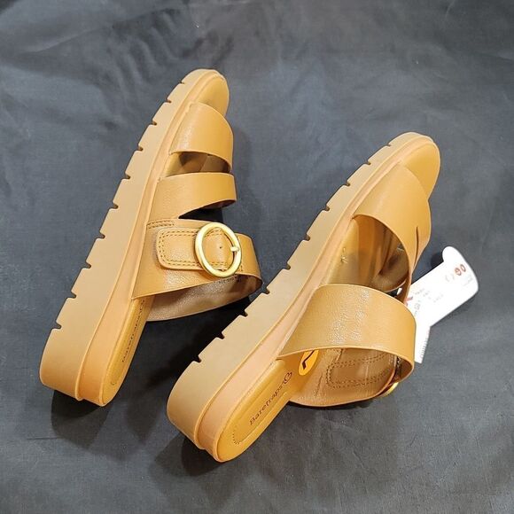 BRAND NEW BARESTRAPS ADJUSTABLE BUCKLE DOUBLE STRAP OPEN TOE SANDAL - Picture 13 of 15